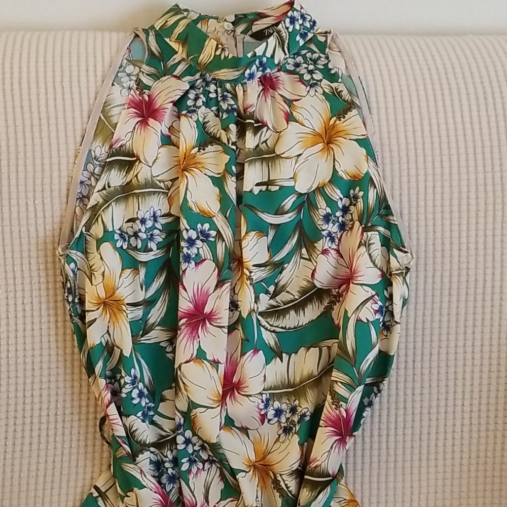 Flowy, floral jumpsuit